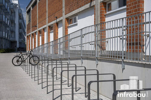 Fahrradstellplätze - 6 Zimmer Mehrfamilienhaus, Wohnhaus zum Kaufen in Augsburg