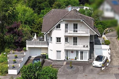 Hausansicht - Ein Zuhause für Generationen - Durchdachtes Einfamilienhaus mit Einliegerwohnung