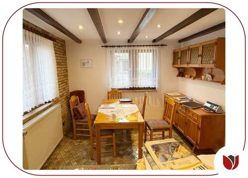 Essbereich - offen an die Küche angegliedert - Holzbalkendecke - 