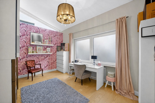 Kinderzimmer/Büro - 