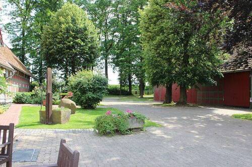 Hoffläche / Scheune - Bauernhaus, Landhaus mit 250,00 m&sup2; in Spenge zum Kaufen