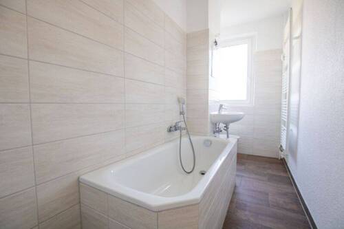 Bad - In der Herrichtung! 3-Raumwohnung mit Balkon und top Infrastruktur.