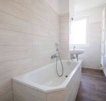 In der Herrichtung! 3-Raumwohnung mit Balkon und top Infrastruktur. - Halle (Saale) Südstadt