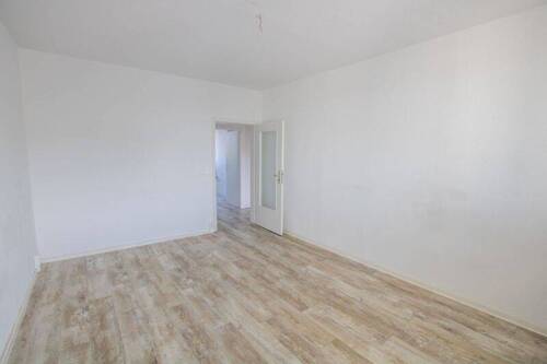Wohnzimmer - Etagenwohnung mit 60,70 m² in Halle (Saale) zur Miete