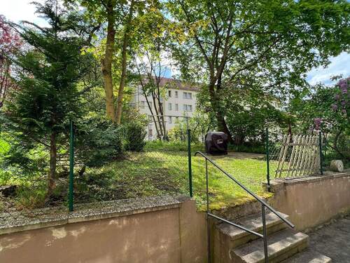 Garten - 1 Zimmer Mehrfamilienhaus, Wohnhaus in Plauen