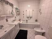 14 Badezimmer mit Badewanne - 