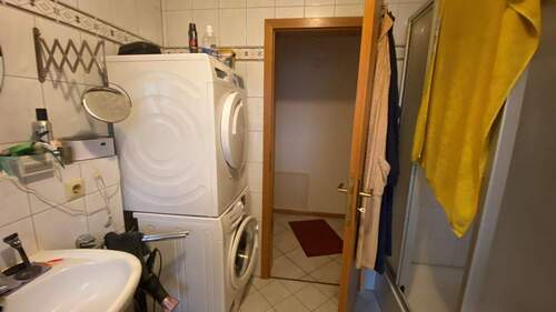 Bad mit Platz für Waschmaschine/Trockner - 