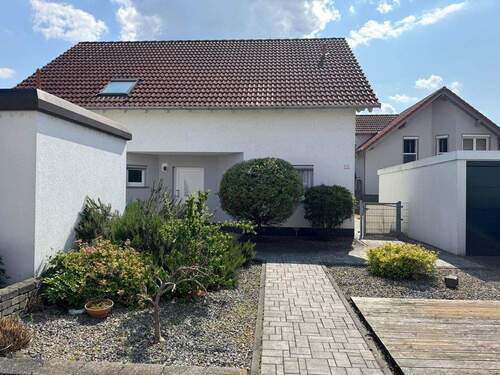 Vorgarten - Einfamilienhaus mit 144,00 m² in Worms / Rheindürkheim zum Kaufen