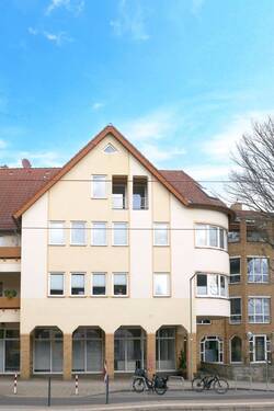 Hausansicht - 3 Zimmer Etagenwohnung zur Miete in Kassel