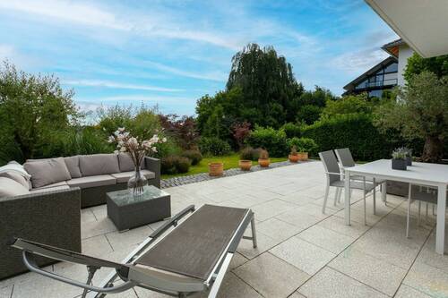 Terrasse mit Gartenblick - 6 Zimmer Einfamilienhaus in Leichlingen (Rheinland)