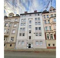 2 Zimmer Wohnung in bevorzugter Lage mit Fahrstuhl und Balkon - Plauen Westend