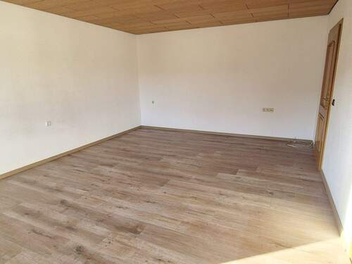 Wohnzimmer - 3 Zimmer Etagenwohnung zur Miete in Laichingen