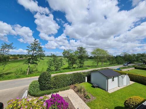 Blick in die Marsch - 9 Zimmer Einfamilienhaus in Wyk