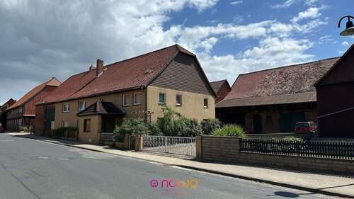 Ansicht vorn - 9 Zimmer Bauernhaus, Landhaus zum Kaufen in Lengede