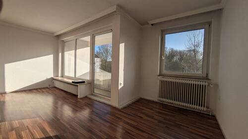 Sonniges WZ mit Balkon - 2 Zimmer Etagenwohnung zur Miete in Bremen