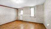 1. OG Schlafzimmer 1 - 