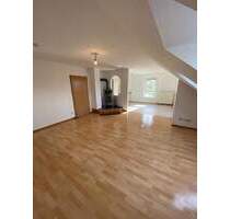 Top gepflegte Wohnung + Einzelgarage & großen Balkon! - Mühlhausen