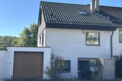 Ansicht - Großzügige DHH in ruhiger Wohnlage!