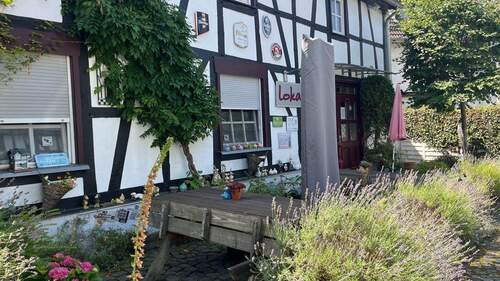 Ein Landgasthof wie aus dem Bilderbuch - 1 Zimmer Mehrfamilienhaus, Wohnhaus zum Kaufen in Hennef