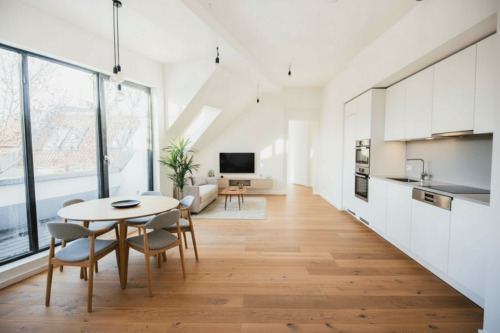 Wohn_Küche - Staging - Erstbezug: Neubau-Penthouse im Stephankiez - modern, effizient & sofort bezugsbereit