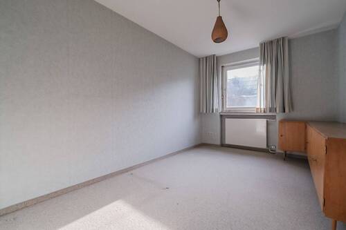 Kinderzimmer-/-Büro - 