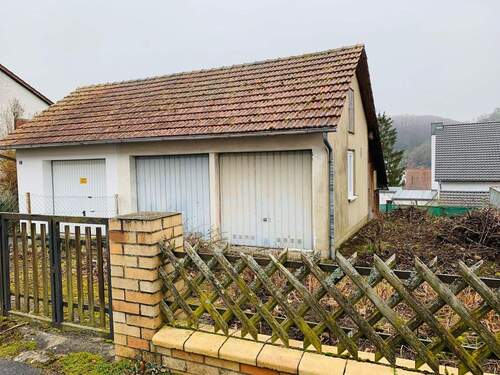 Garagen - 8 Zimmer Mehrfamilienhaus, Wohnhaus zum Kaufen in Riedenburg