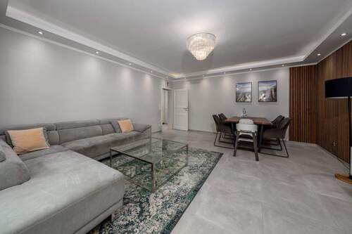 3 - 3 Zimmer Etagenwohnung in Berlin