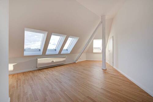 Wohnzimmer - Frisch saniert: *Wohlfühloase über den Dächern von Prenzlberg* BEZUGS- UND PROVISIONSFREI