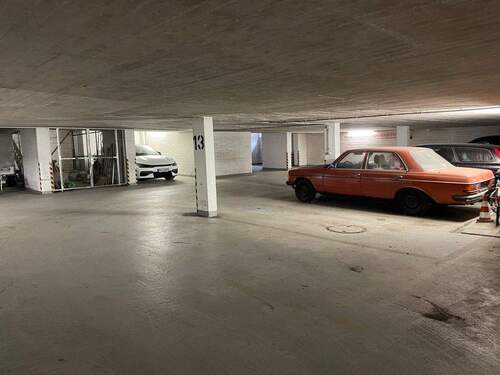 Tiefgaragenstellplatz - 