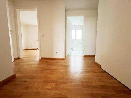 Flur - Etagenwohnung mit 58,00 m² in Dresden / Kaditz zur Miete