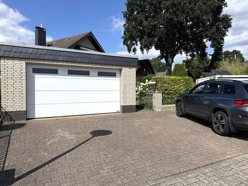 Große Garage - Mehrfamilienhaus, Wohnhaus mit 199,30 m² in Celle zum Kaufen