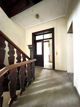 Treppenhaus Zugang Wohnung - 