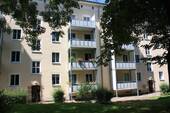 Hausansicht - 2-Raum-Wohnung mit Balkon in zentraler Lage