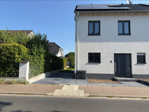Ansicht_Straßenseite - Doppelhaushälfte mit 142,50 m² in Nidderau-Windecken zum Kaufen