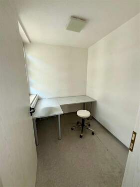 Büro neben Empfang - 