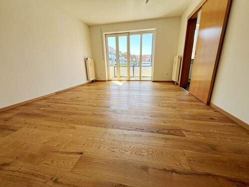 Wohnzimmer - Etagenwohnung mit 50,50 m² in Dohna zum Kaufen