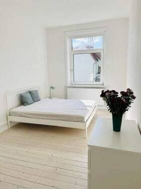 Schlafzimmer Bett Kommode - Etagenwohnung mit 84,00 m&sup2; in Hannover zur Miete
