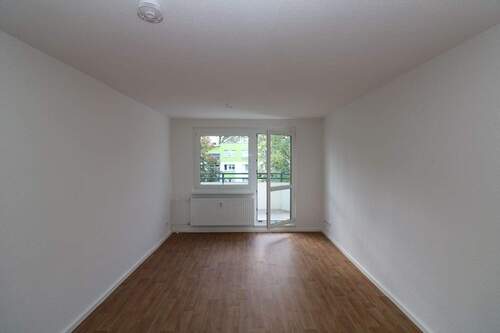 Beispiel Wohnzimmer - Ankommen und wohlfühlen - moderne 3RW mit Wanne und Balkon