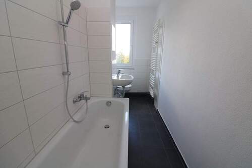 Beispiel Bad - 3 Zimmer Etagenwohnung in Freiberg