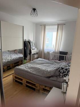 Schlafzimmer - Etagenwohnung mit 80,00 m&sup2; in Köln zur Miete