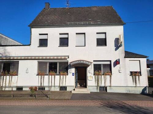 Vorderansicht 1 - 9 Zimmer Einfamilienhaus zum Kaufen in Gillenfeld