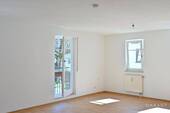Wohnzimmer - Stilvoll wohnen: Helle 2 Zimmer-Wohnung in Top-Lage!