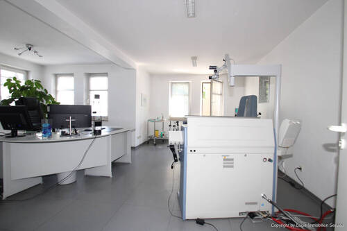 Behandlung/Büro - 