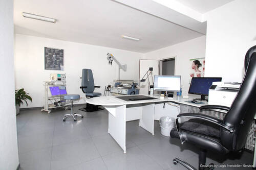 Behandlung/Büro - 