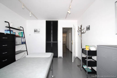 Behandlung/Büro - 