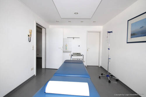Behandlung/Büro - 
