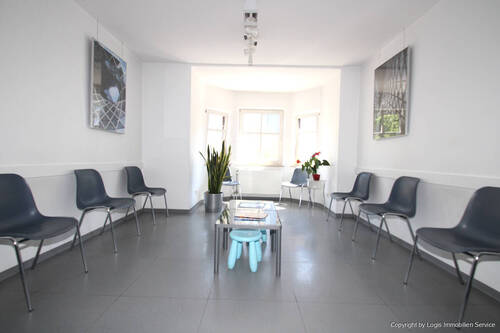 Wartezimmer/Büro - 