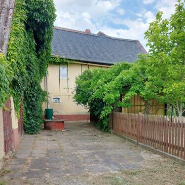 Hofeinfahrt Grundstück - Einfamilienhaus mit 144,00 m² in Göllnitz zum Kaufen