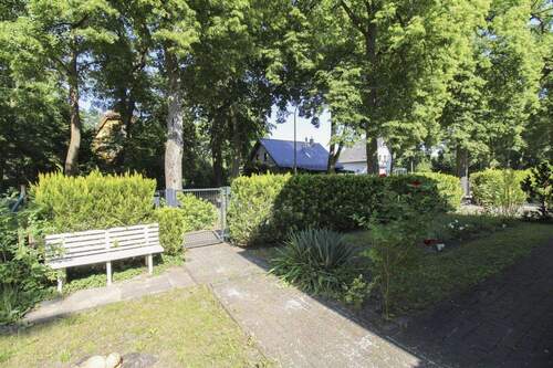 Tor und Gehweg - 4 Zimmer Einfamilienhaus in Falkensee