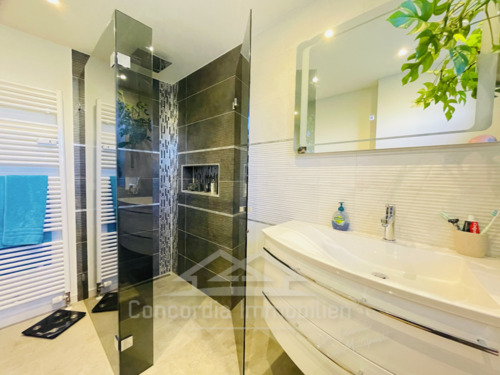 bodengleiche Dusche - Etagenwohnung mit 81,00 m² in Weinböhla zum Kaufen